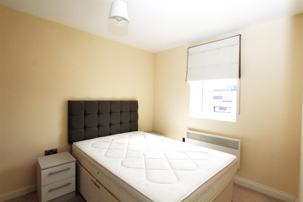 Property photo 3 of 7 Bedroom 1.Jpg