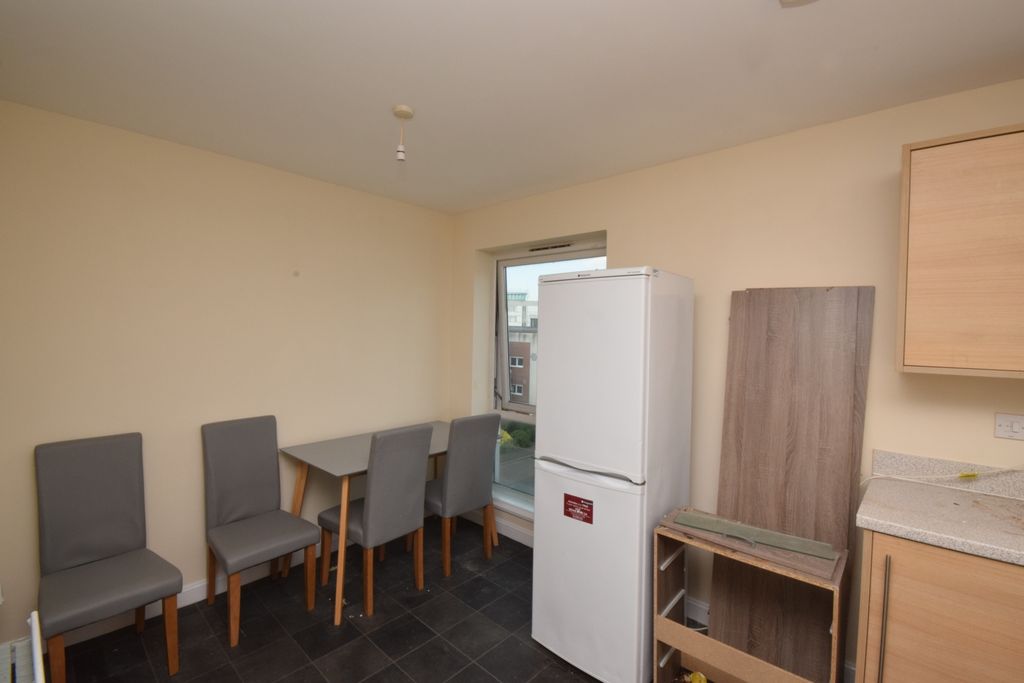 Property photo 3 of 8 Kitchen/Diner