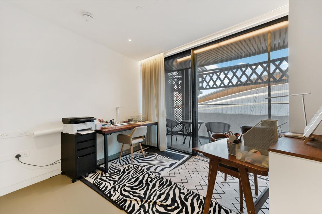 Property photo 3 of 16 Image