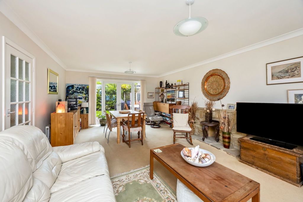 Property photo 2 of 23