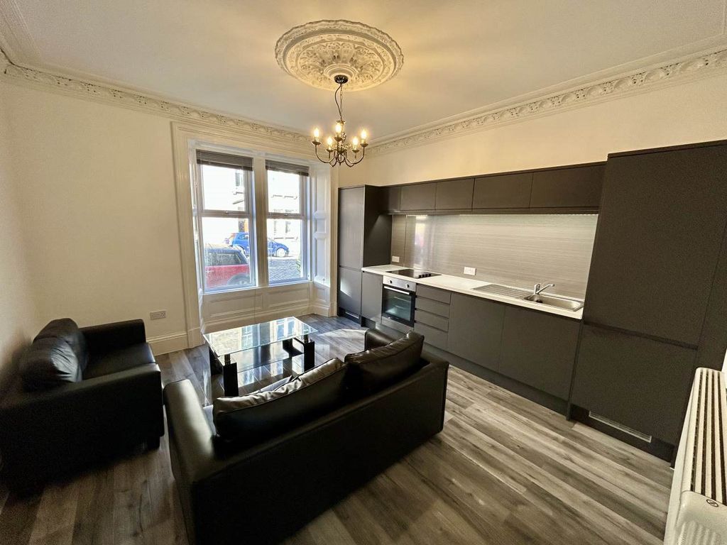 Property photo 1 of 8 Sitting Room
