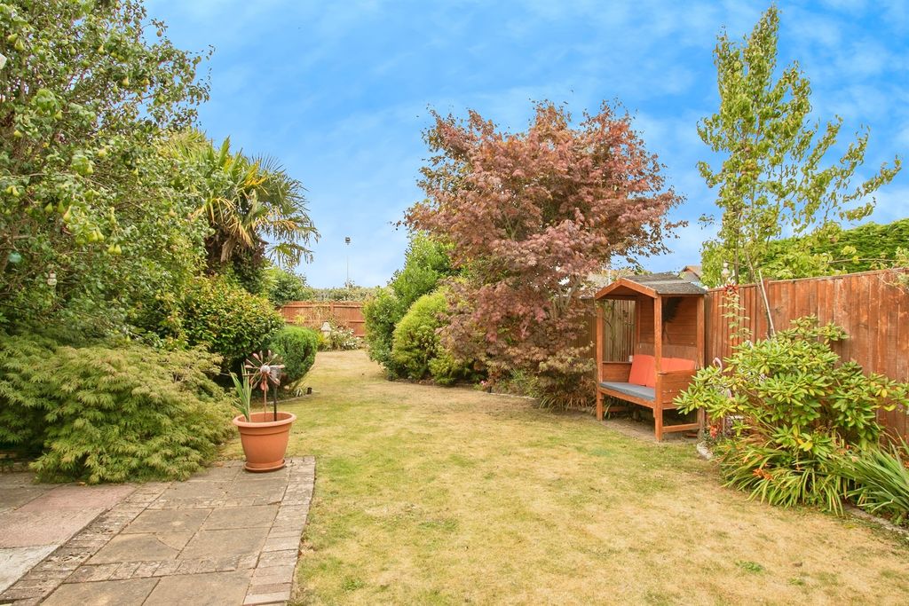 Property photo 2 of 17