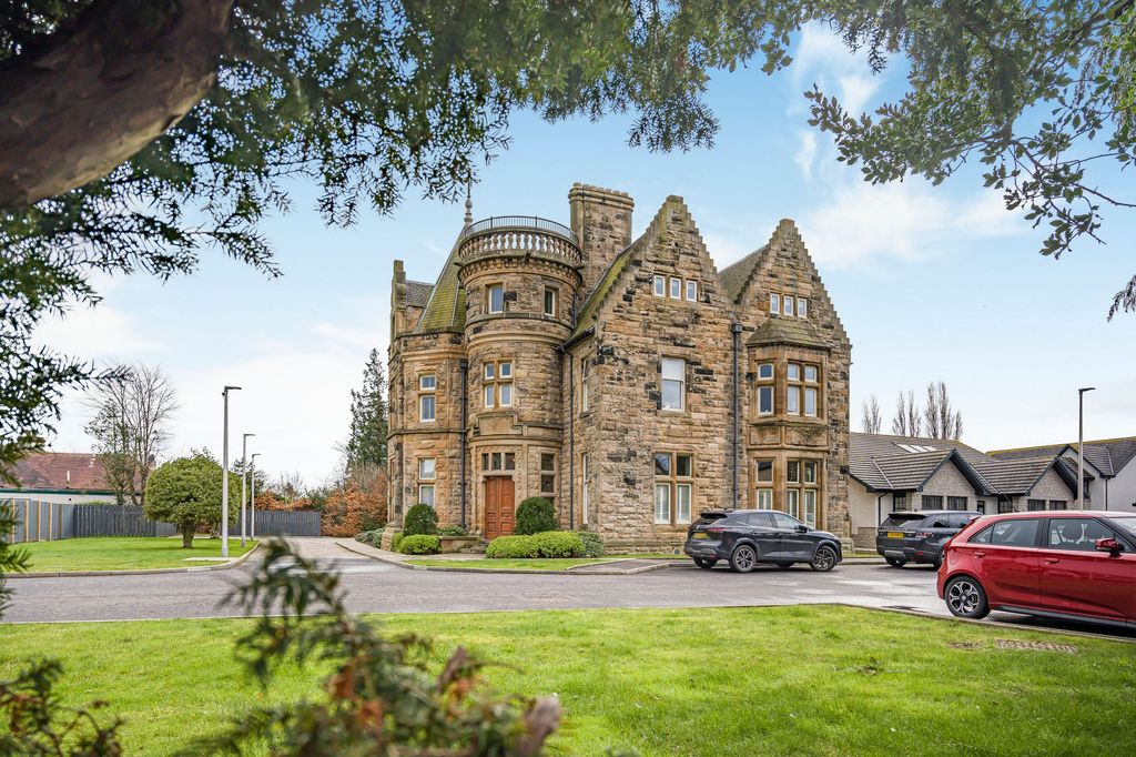 Property photo 1 of 37