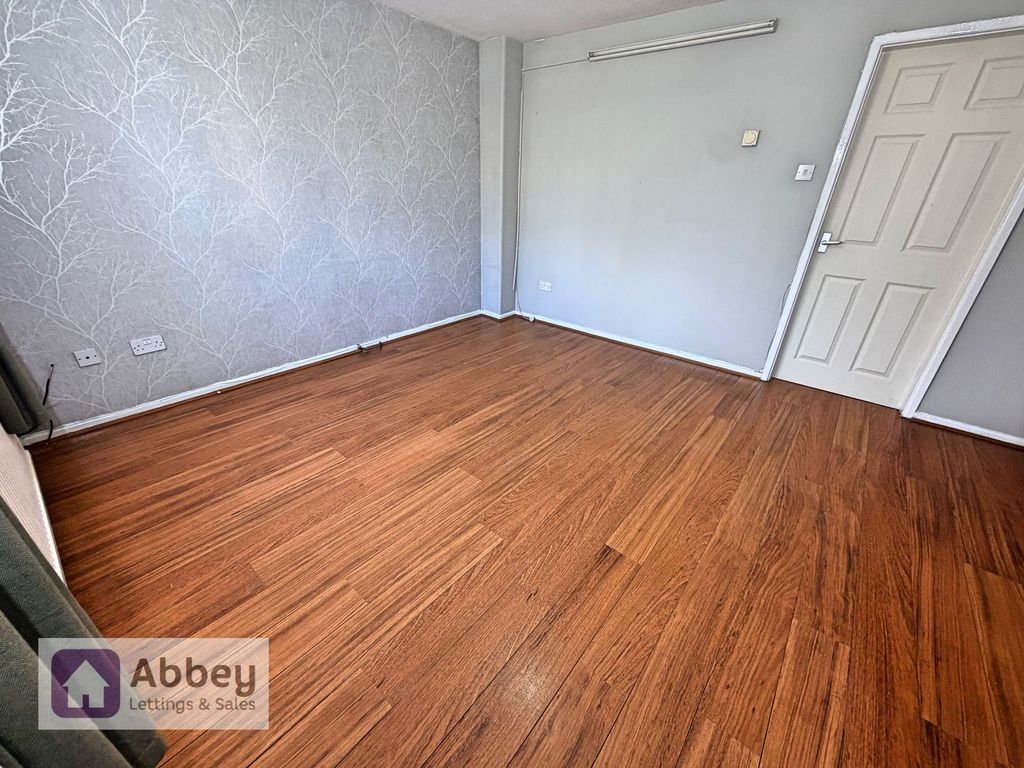 Property photo 3 of 19 Lounge