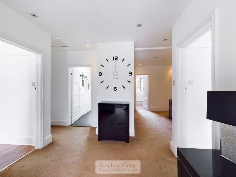 Property photo 2 of 21 Photo 12