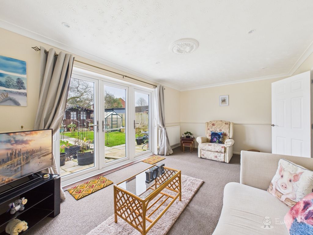 Property photo 3 of 16 Living Room- Mark Stephens Ewemove Newmarket And S