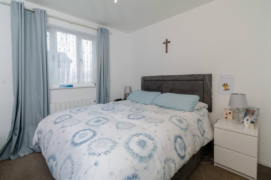 Property photo 3 of 14 Master Bedroom