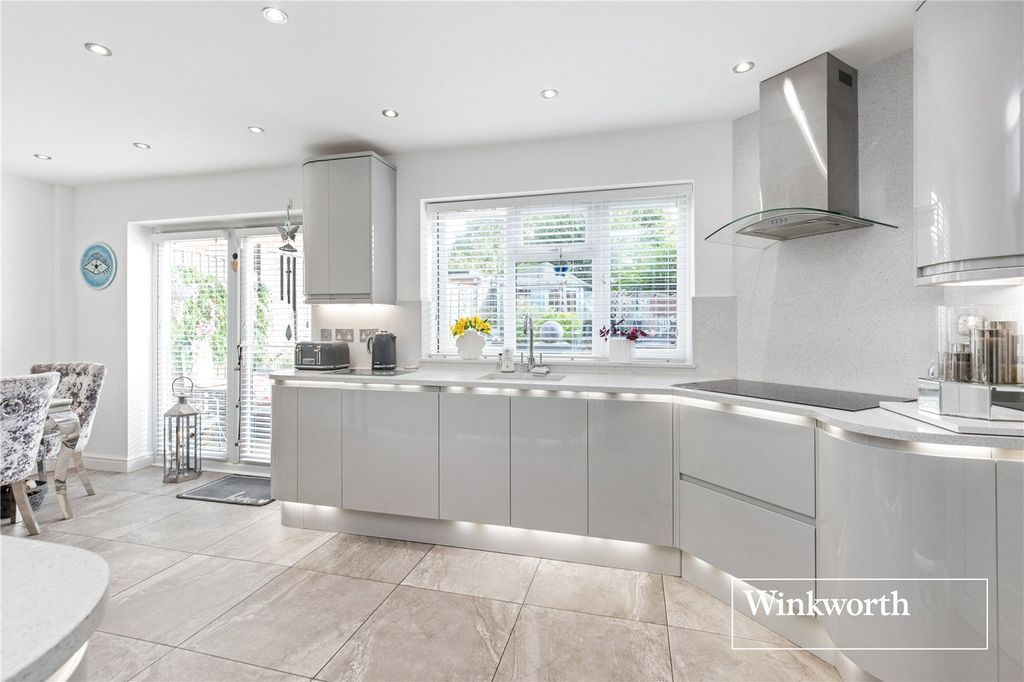 Property photo 3 of 12 Picture No. 06