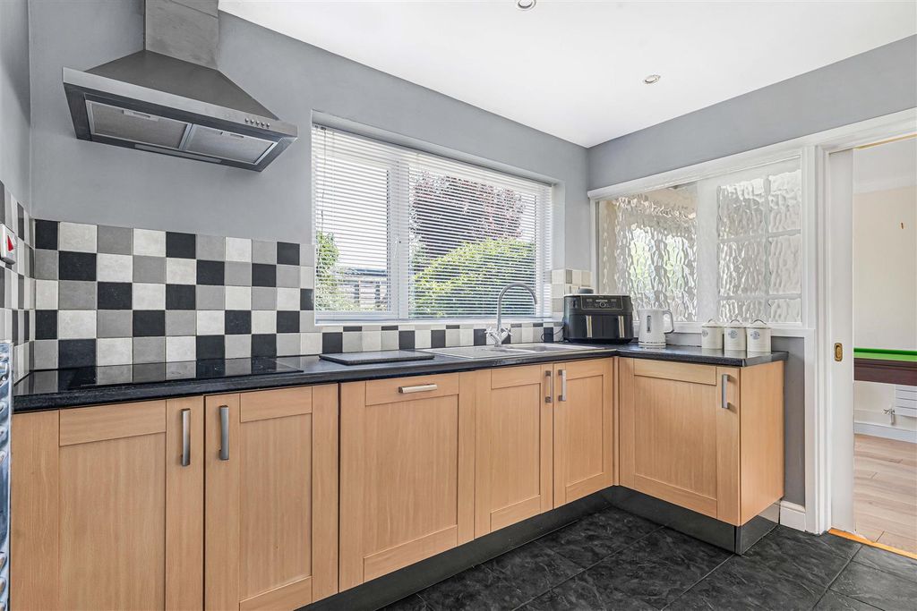 Property photo 3 of 16 23_86807.Jpg
