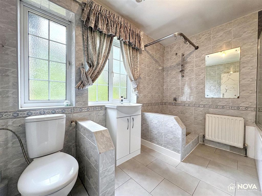Additional image 24 of 4 bed detached house for saleOld Bedford Road, Luton LU2