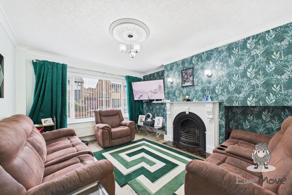 Property photo 2 of 17 1