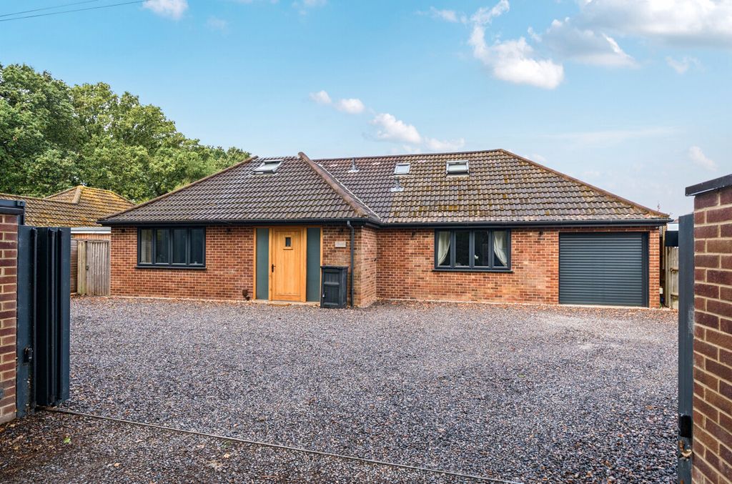 Property photo 3 of 26 1508112-30-6A859B...
