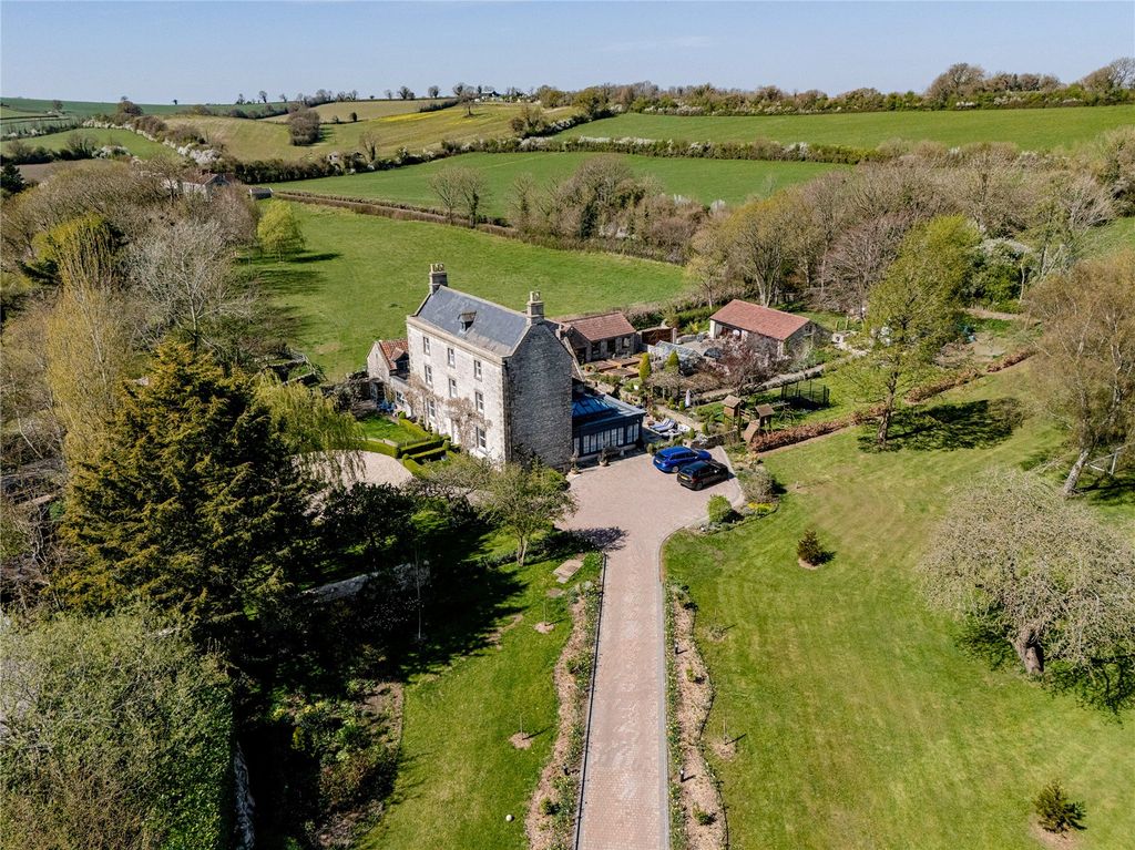 Property photo 3 of 38 Conygre House