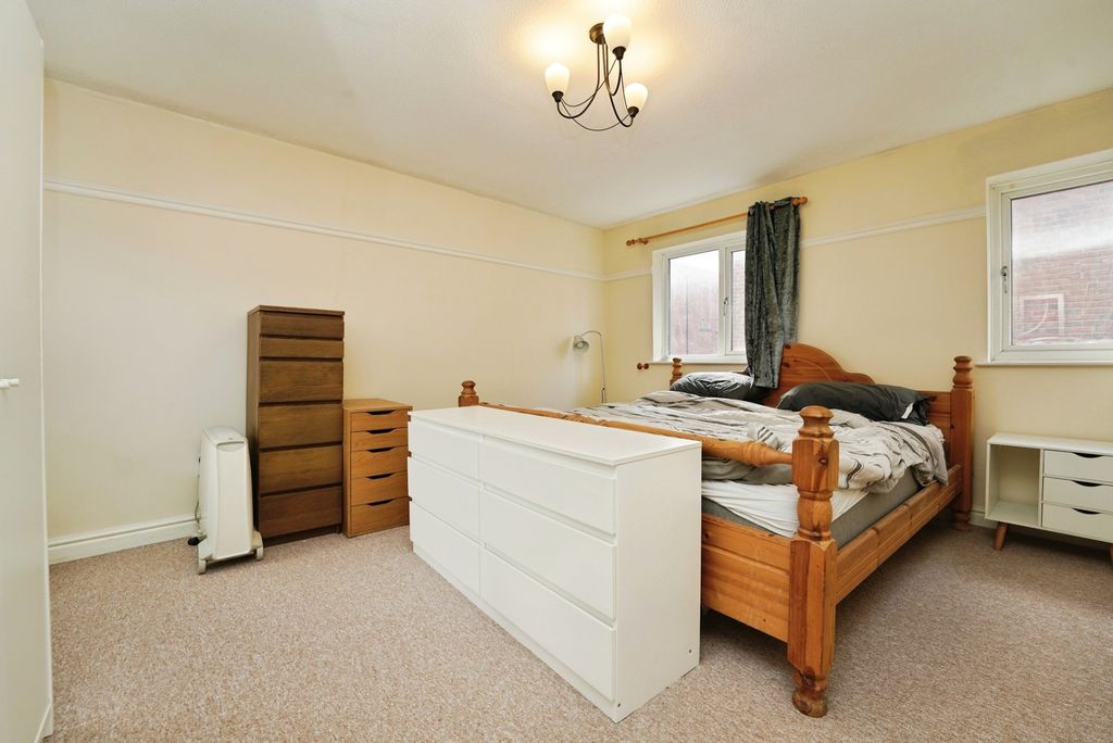 Additional image 6 of 2 bed flat for saleBrick Kiln Street, Evesham, Worcestershire WR11