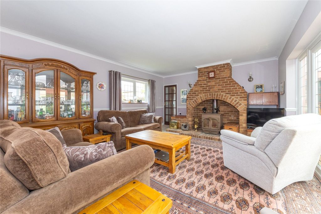 Property photo 3 of 24 Sitting Room
