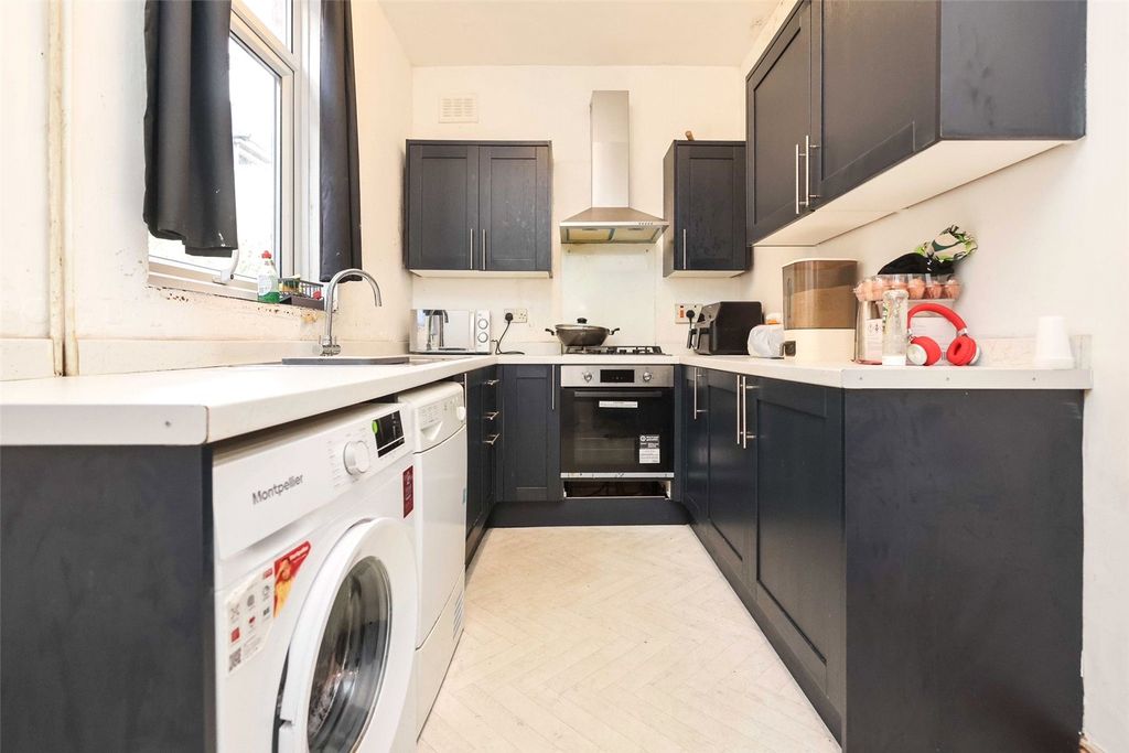 Property photo 3 of 10 Picture No. 04