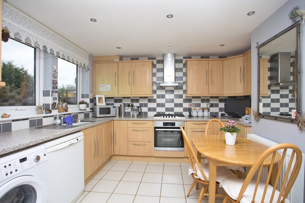 Property photo 3 of 12 Picture 3