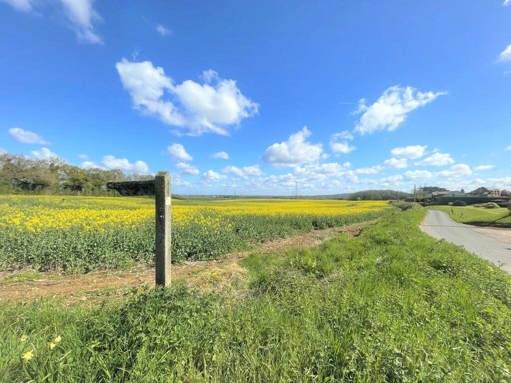 Property photo 3 of 27 Picture No. 21