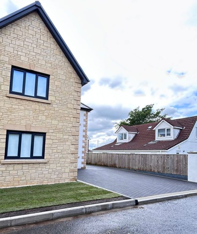 Property photo 2 of 37