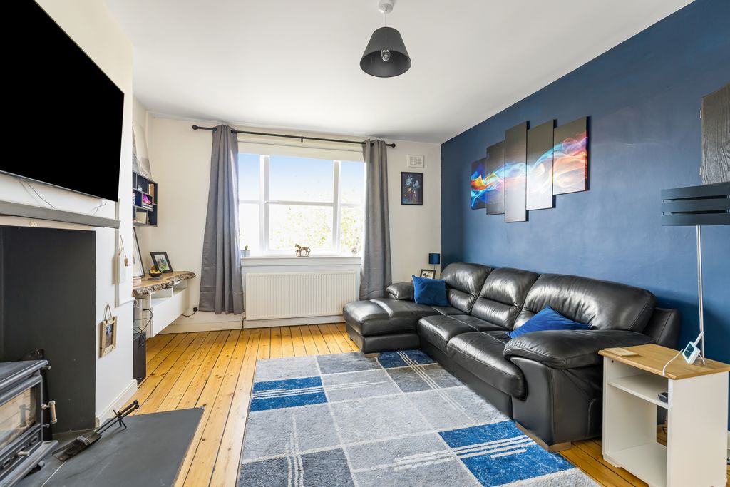 Property photo 2 of 13 Property Image 2