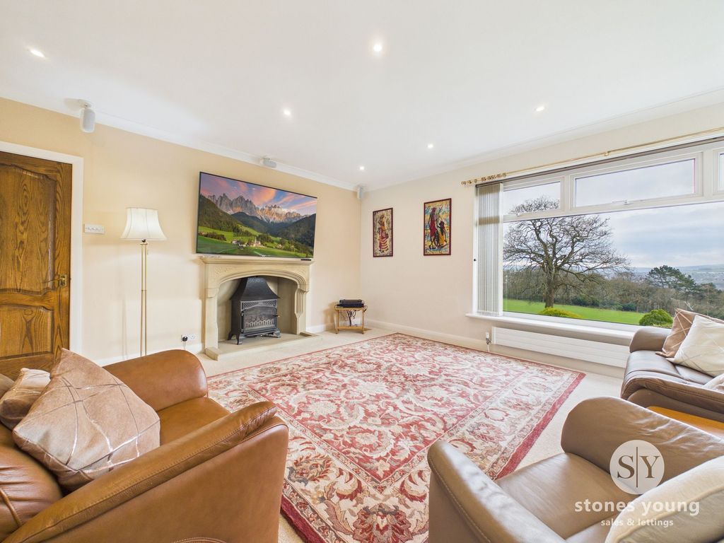 Property photo 2 of 25