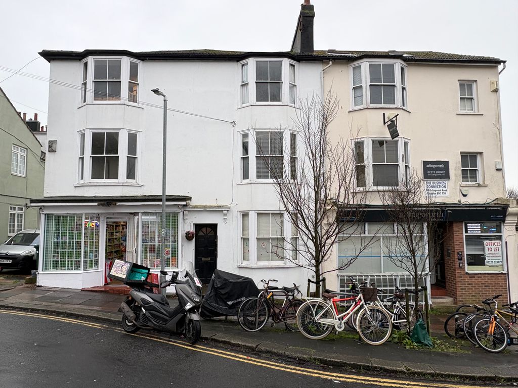 Property photo 1 of 7 Cover