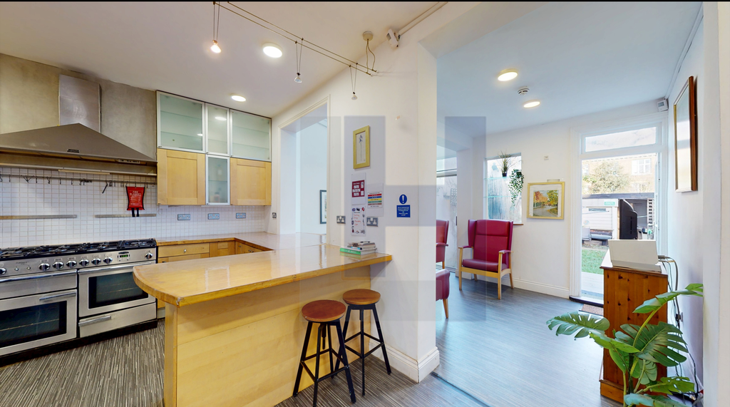 Property photo 1 of 27