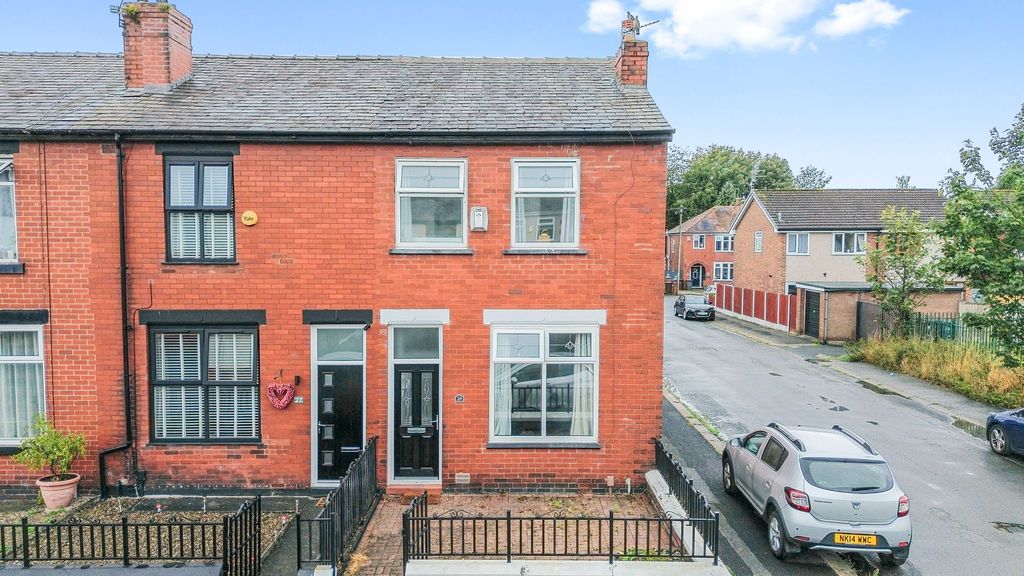 Property photo 1 of 17