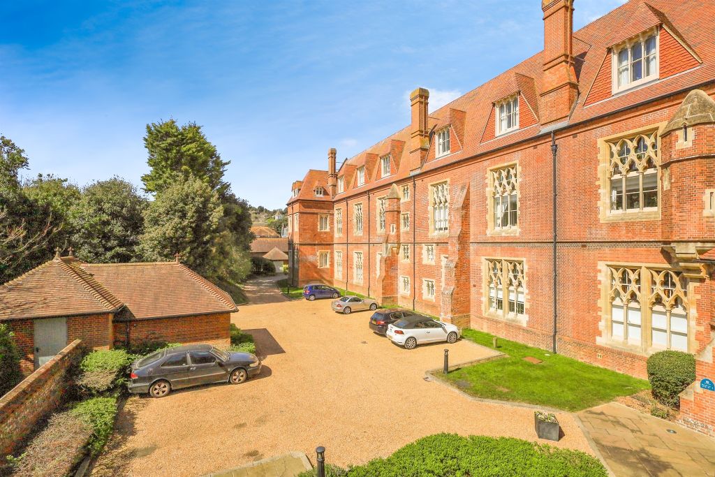 Property photo 1 of 18