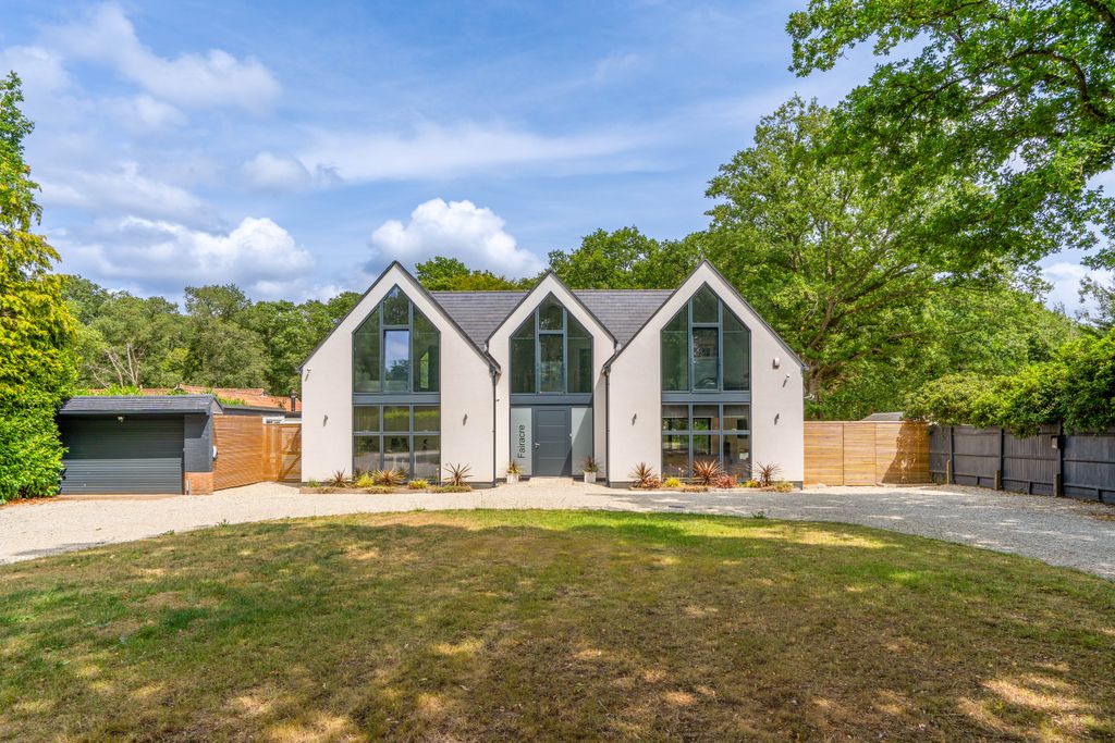 Property photo 1 of 27