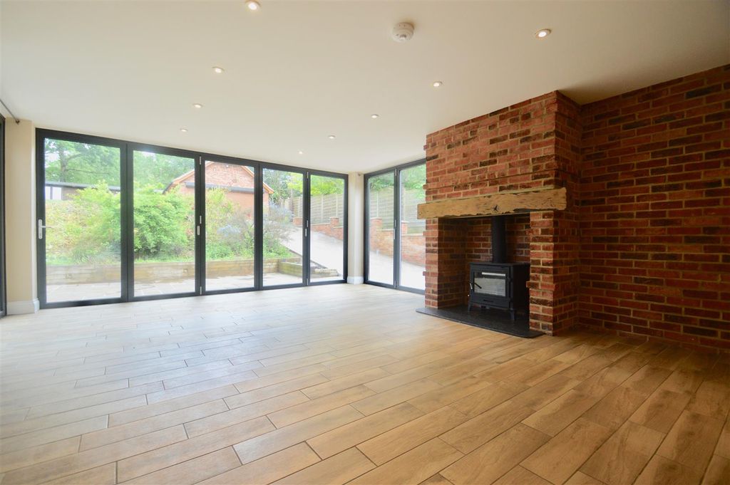 Property photo 2 of 20 Living Room