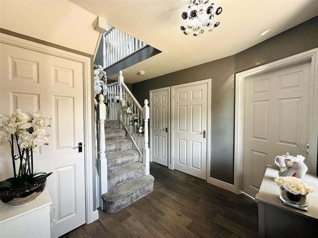 Property photo 3 of 26 Hall