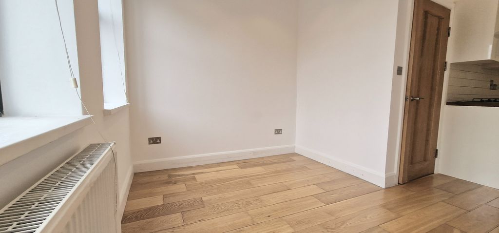 Property photo 2 of 7 Image
