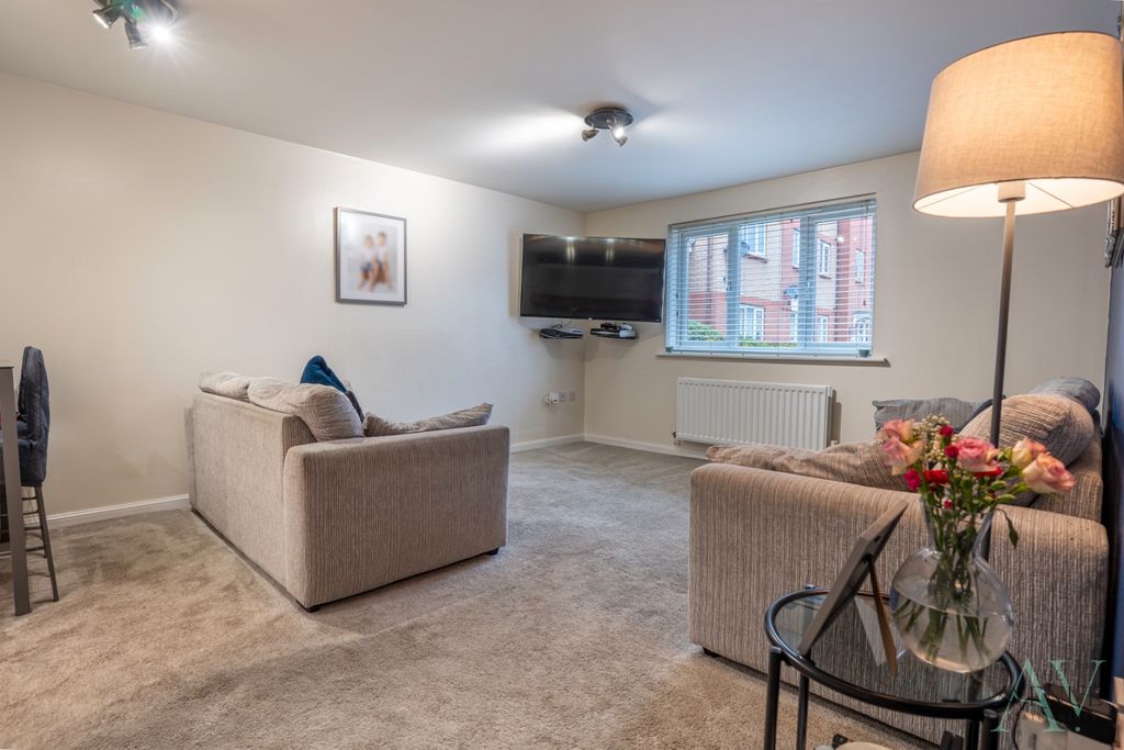 Property photo 3 of 8 4793026