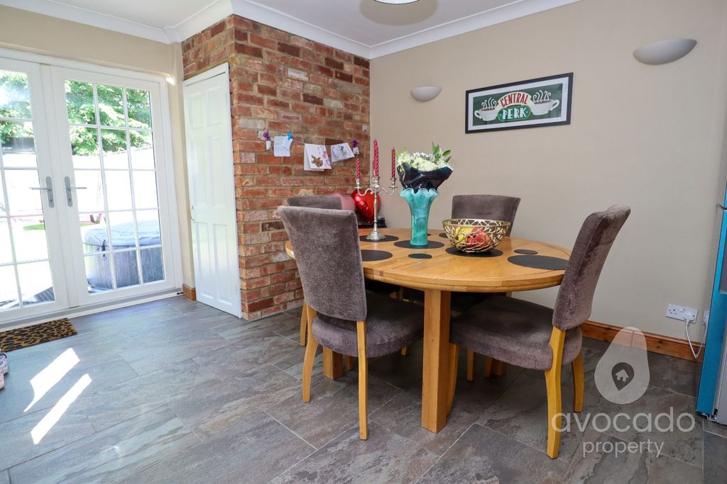 Property photo 3 of 12 5277038
