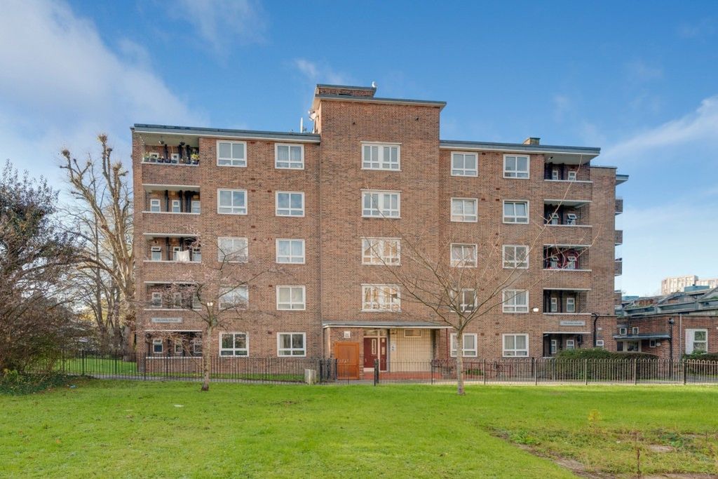 Property photo 1 of 8