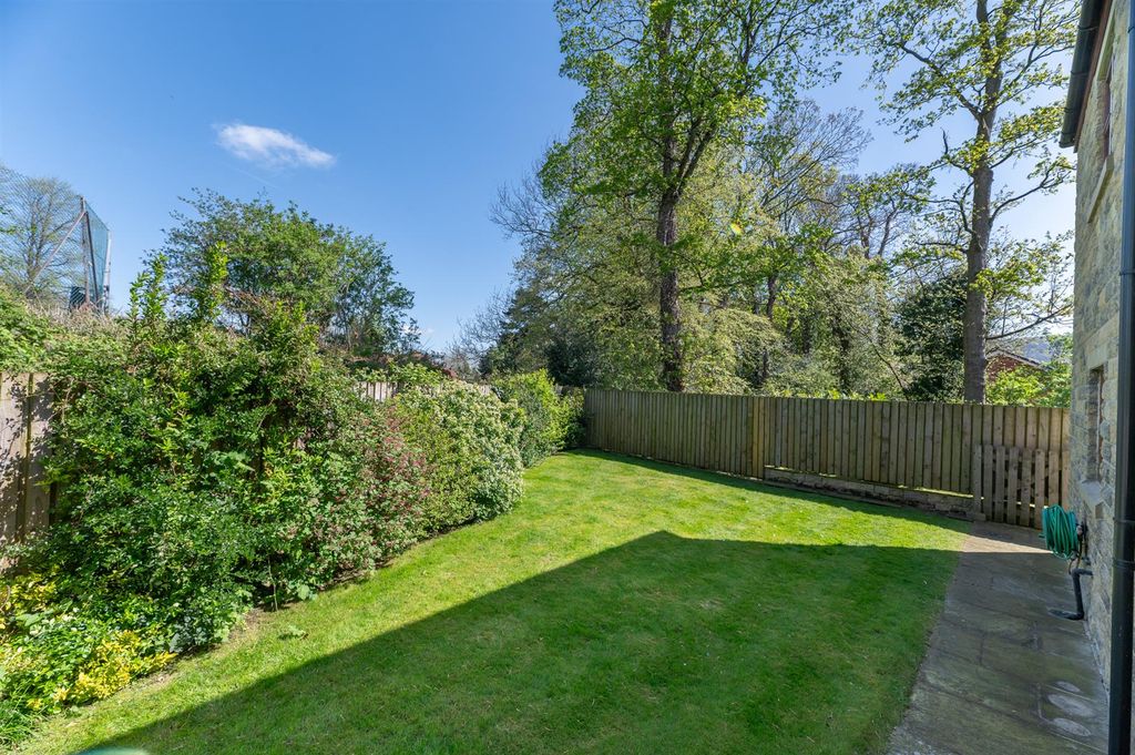Property photo 2 of 40 Garden