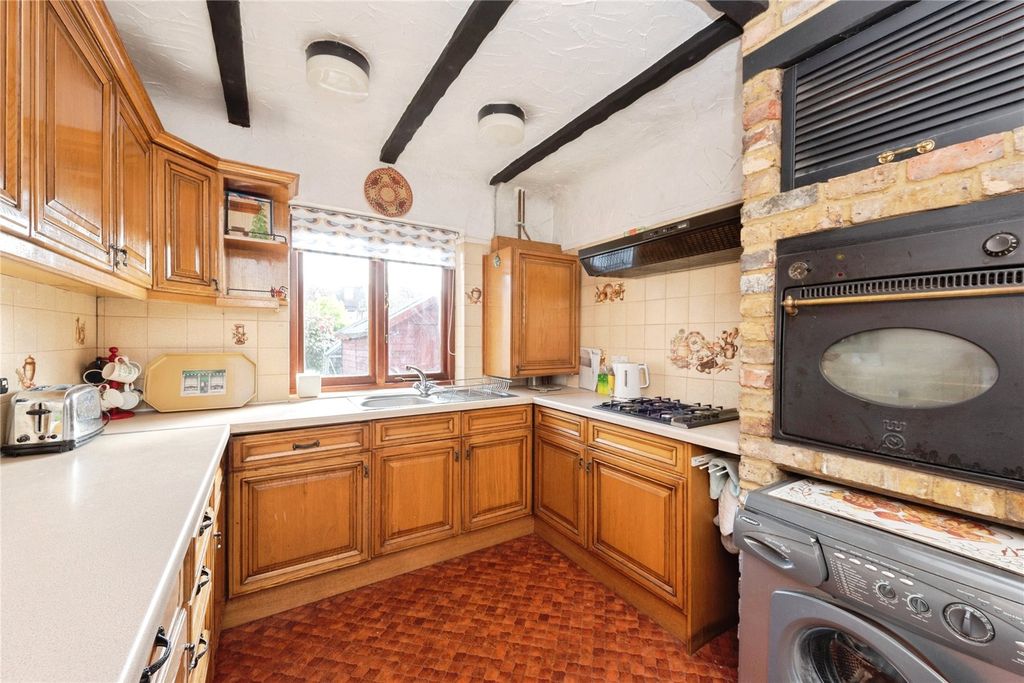Property photo 2 of 8 Kitchen