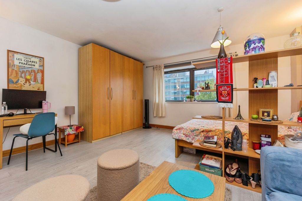 Property photo 3 of 19 Pbox-Img.Jpg
