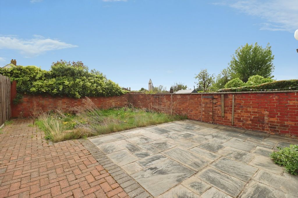 Additional image 20 of 4 bed semi-detached house for saleKingsley Avenue, Kettering NN16