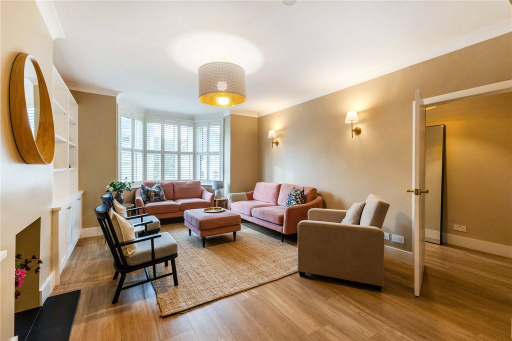 Property photo 3 of 17 Living Room