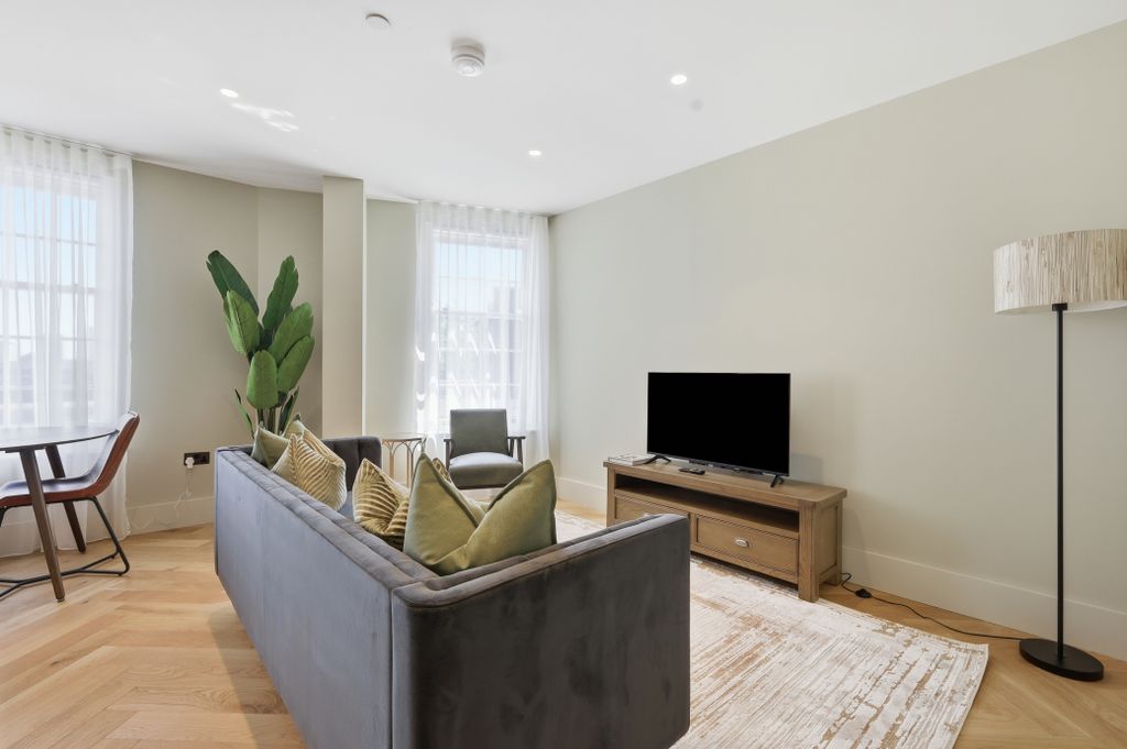 Property photo 3 of 14 Living Area