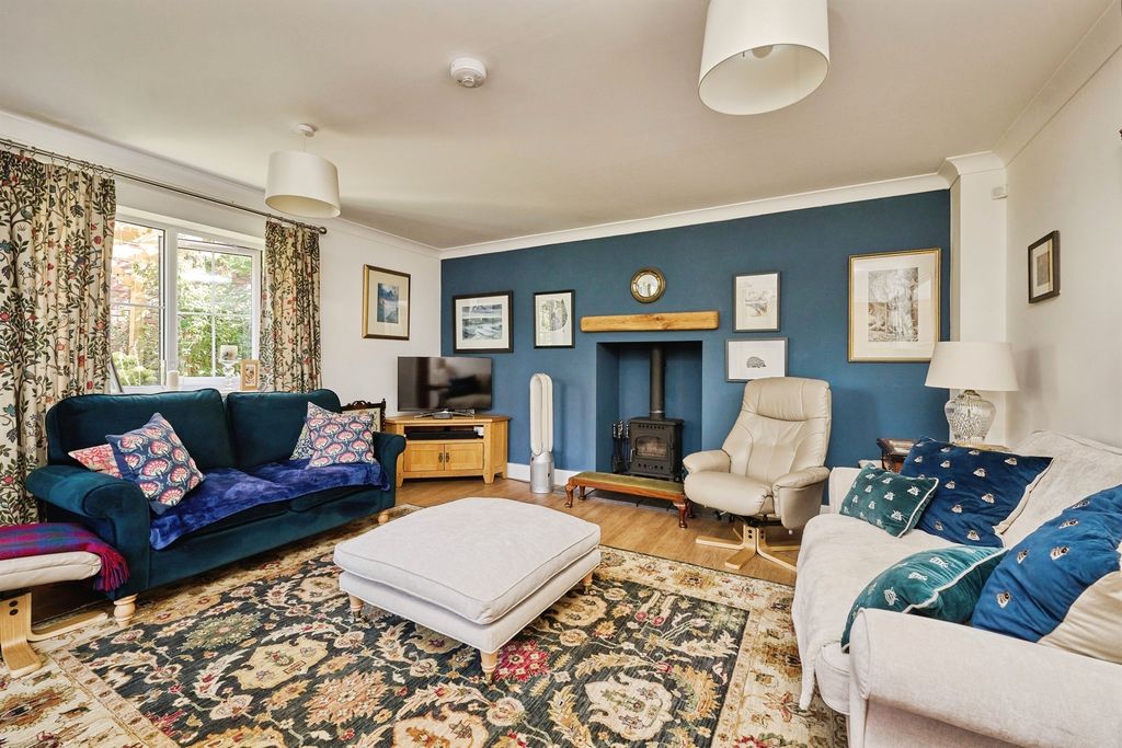 Property photo 2 of 19