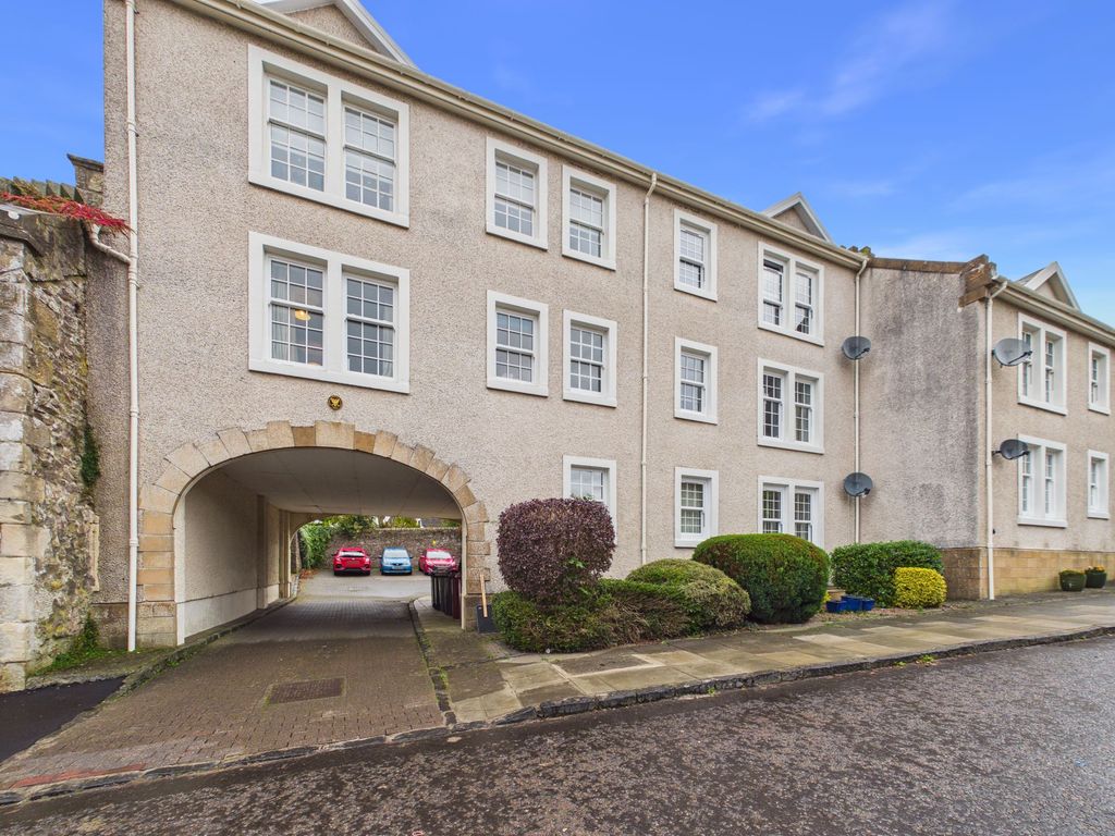 Property photo 1 of 10 Main Flat 8 Broomgate Court