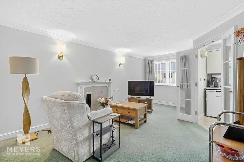 Property photo 2 of 34
