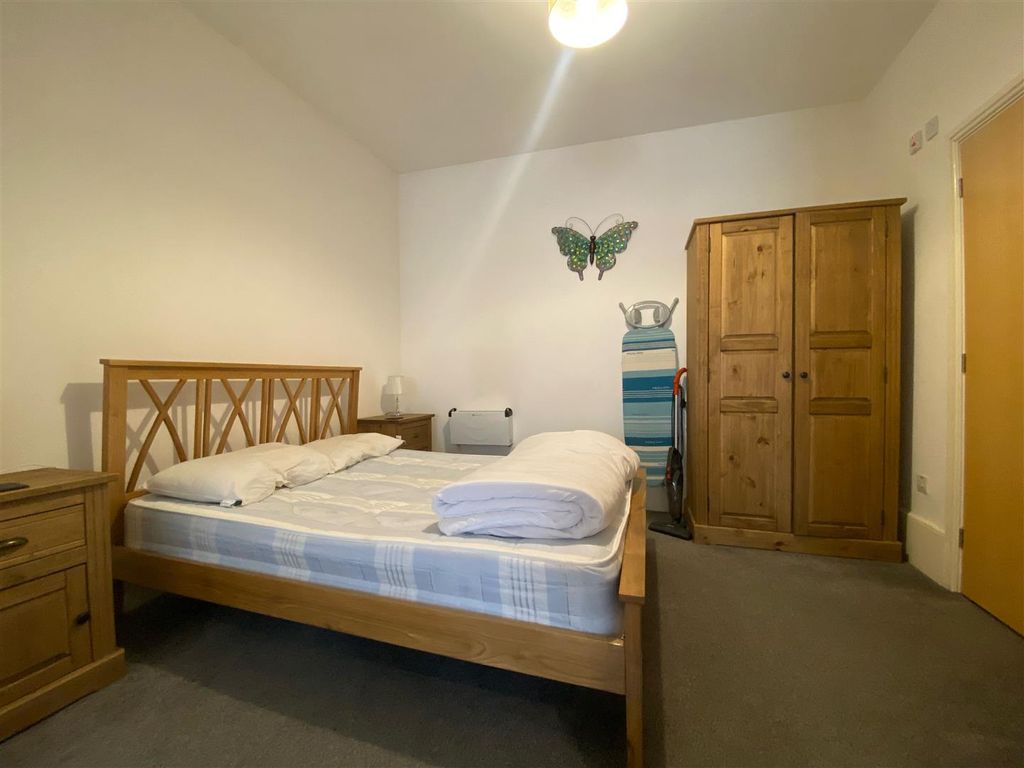 Property photo 1 of 7 Bedroom.Jpeg