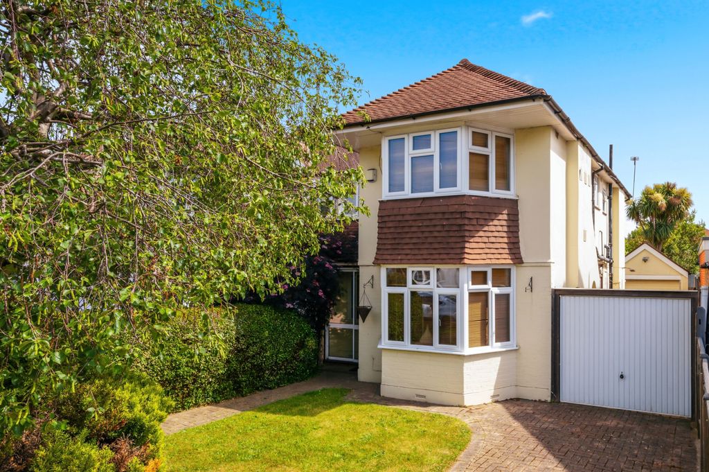 Property photo 1 of 16 Picture No. 19