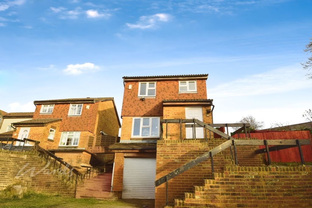 Property photo 1 of 6 Aldington Front