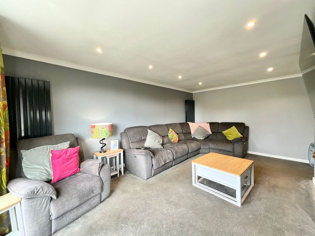 Property photo 2 of 35