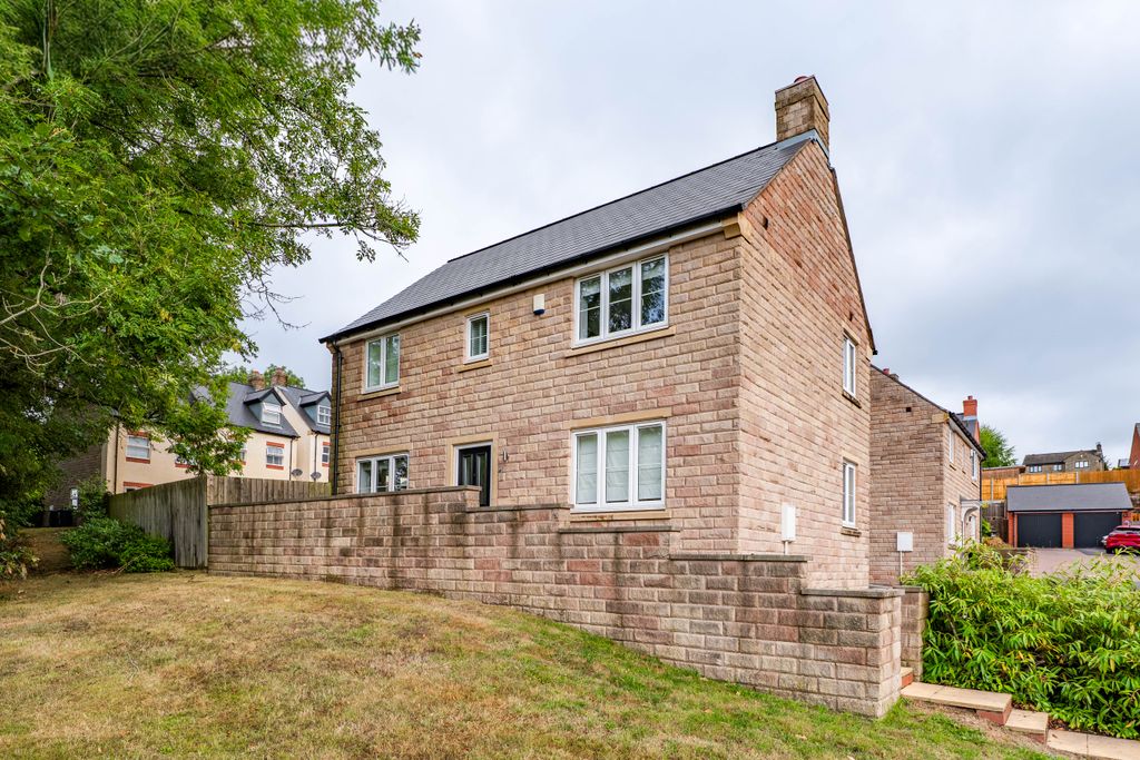 Property photo 1 of 28